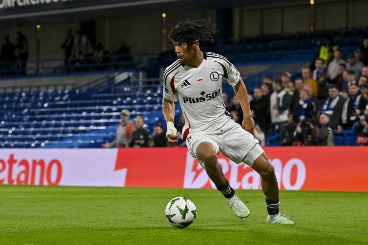 镜报：曼联青训小将奥耶德勒在波兰闪光，他若转会红魔将收到分成