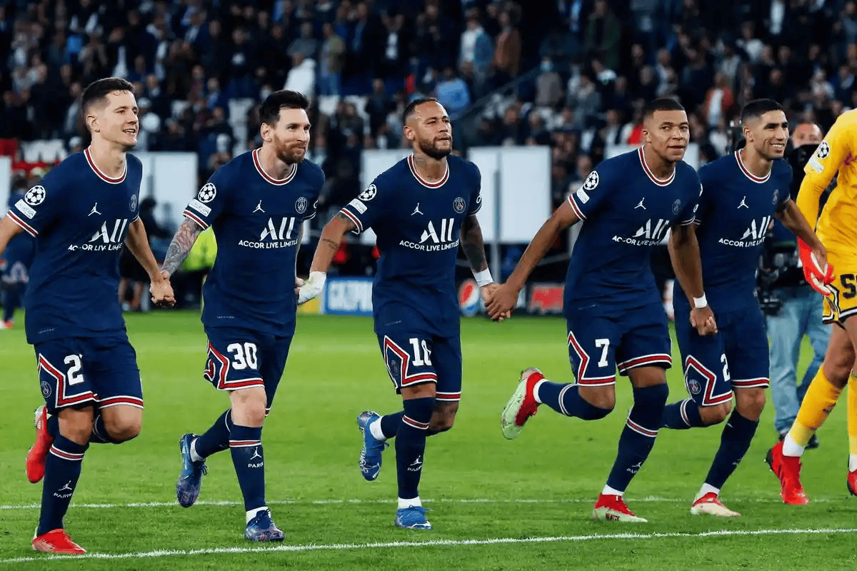 爆文标题：法甲争三VS保级死磕！马赛主场碾压欧塞尔？全员齐整VS残阵出击，悬念拉满！